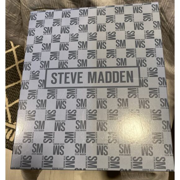 STEVE MADDEN Light Blue 2 Piece Gift Set Quilted Nylon Hobo Bag & Baseball Cap - Picture 15 of 16